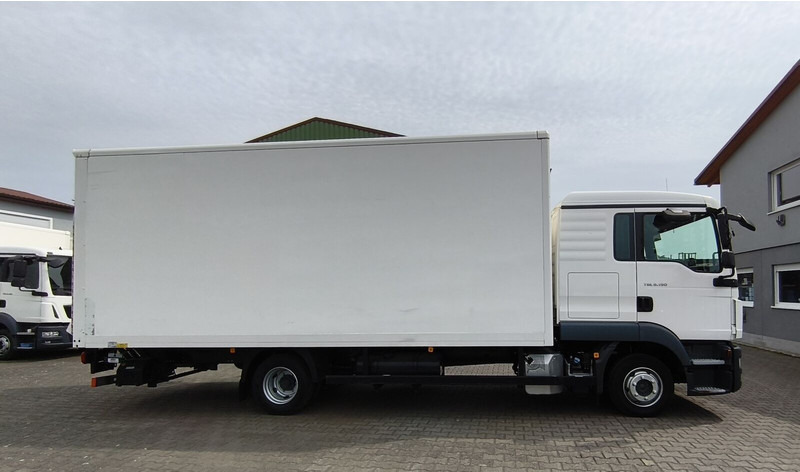 MAN TGL 8.190 Koffer gFH AHK LBW Euro 6 4x2 (11) - Box truck: picture 4 MAN TGL 8.190 Koffer gFH AHK LBW Euro 6 4x2 (11) - Box truck: picture 4