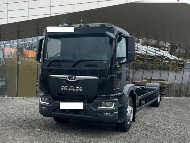 MAN TGM 18.320 4x2 BL CH Fahrgestell Euro 6 NEU Rechtslenker - Cab chassis truck: picture 1 MAN TGM 18.320 4x2 BL CH Fahrgestell Euro 6 NEU Rechtslenker - Cab chassis truck: picture 1
