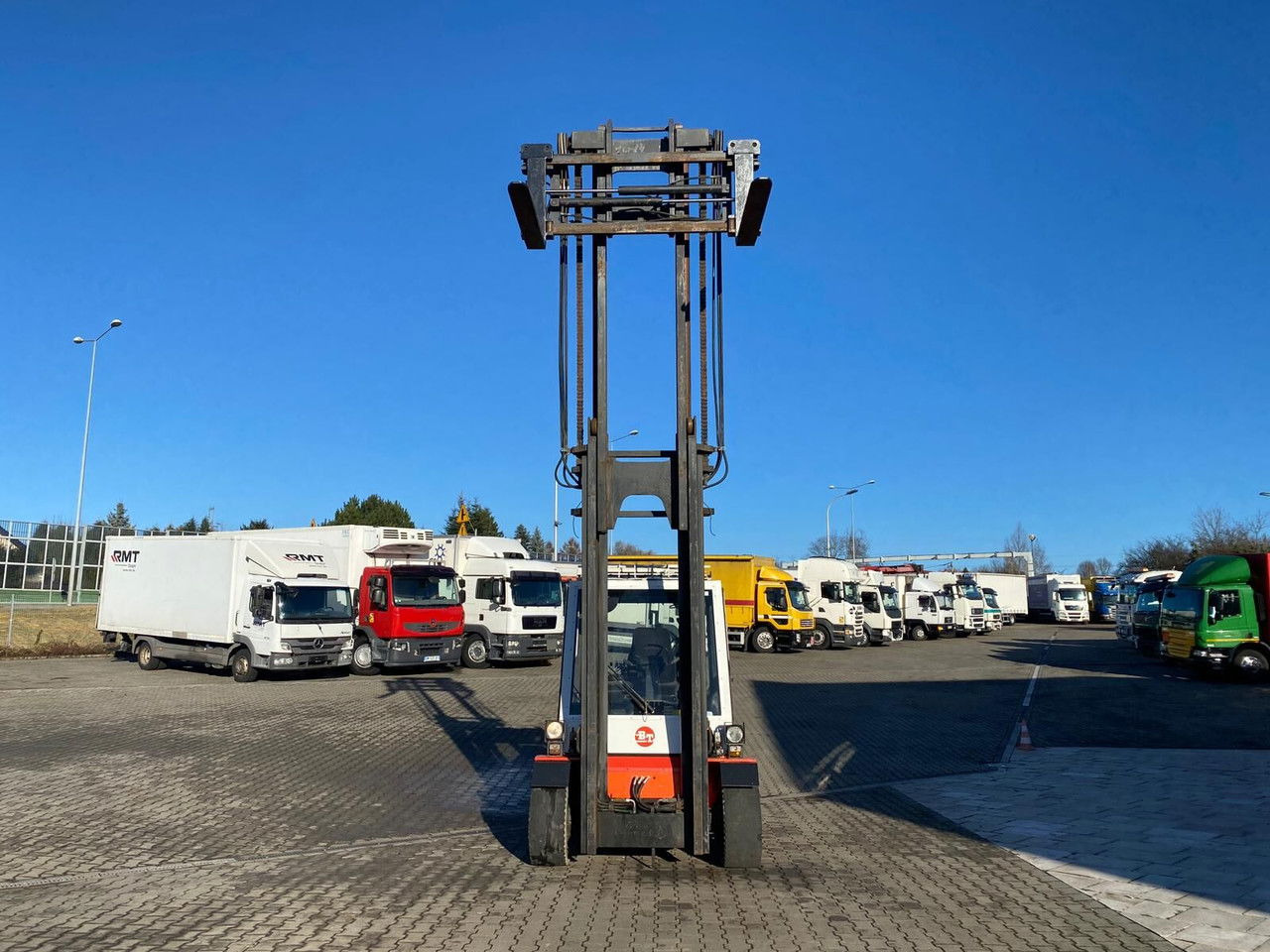 Dantruck 6009 - 6T - 1 Owner - Fresh - Duplex 6009 - 6T - 1 Owner - Fresh - Duplex - Diesel forklift: picture 4 Dantruck 6009 - 6T - 1 Owner - Fresh - Duplex 6009 - 6T - 1 Owner - Fresh - Duplex - Diesel forklift: picture 4