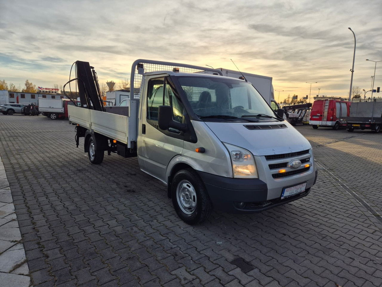 Ford Transit 350 2.4 TDCi / HDS Hiab / 1 Owner / Serviced - Open body delivery van: picture 4 Ford Transit 350 2.4 TDCi / HDS Hiab / 1 Owner / Serviced - Open body delivery van: picture 4