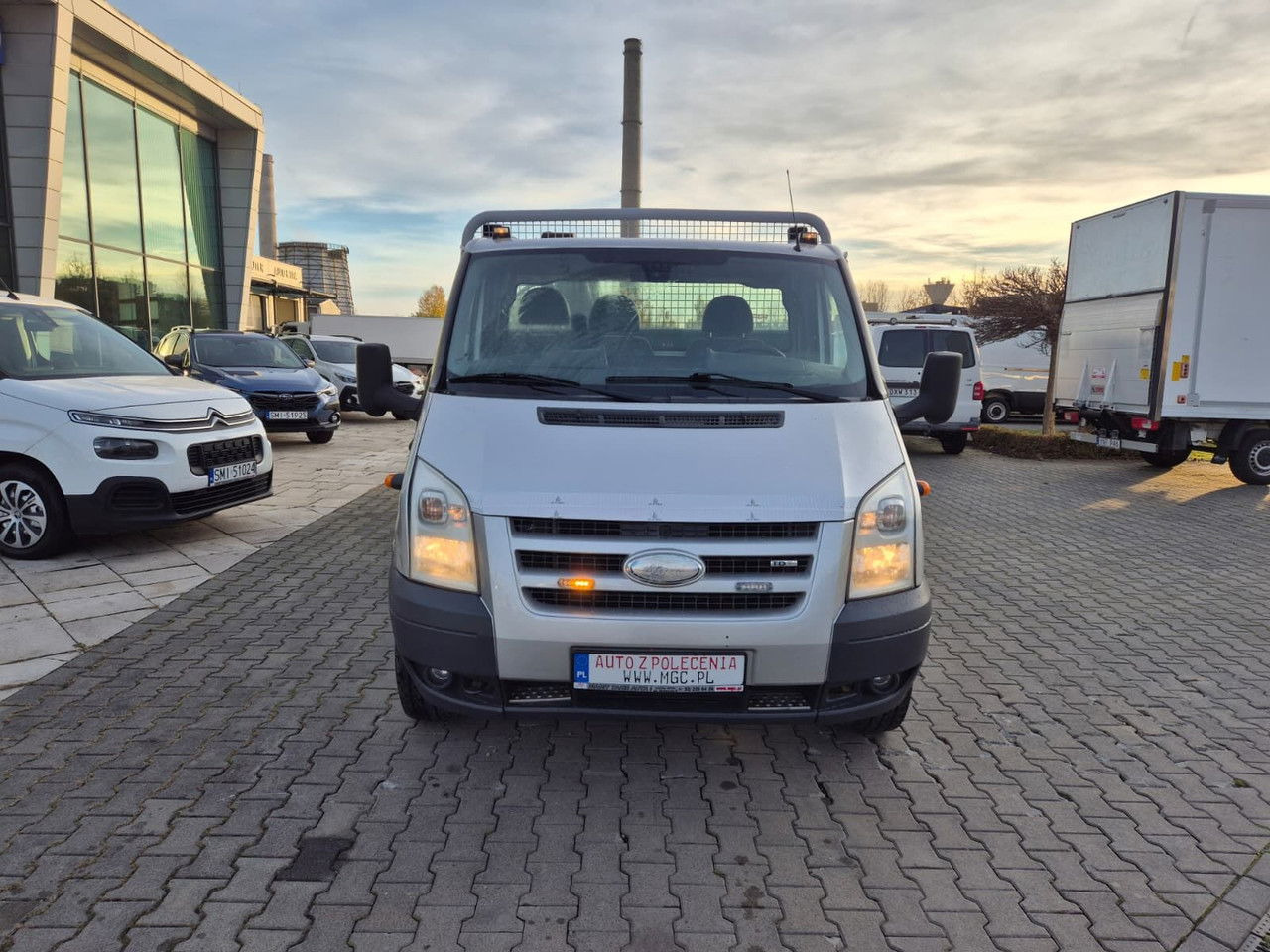 Ford Transit 350 2.4 TDCi / Very Strong Hiab / 1 Owner / Serviced - Open body delivery van: picture 3 Ford Transit 350 2.4 TDCi / Very Strong Hiab / 1 Owner / Serviced - Open body delivery van: picture 3