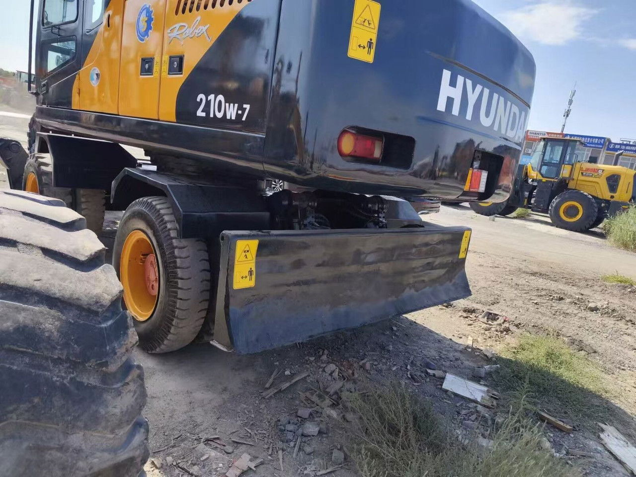 Hyundai R210-7 / Cummins / 1800MTH / Works Great Like NEW - Wheel excavator: picture 5 Hyundai R210-7 / Cummins / 1800MTH / Works Great Like NEW - Wheel excavator: picture 5