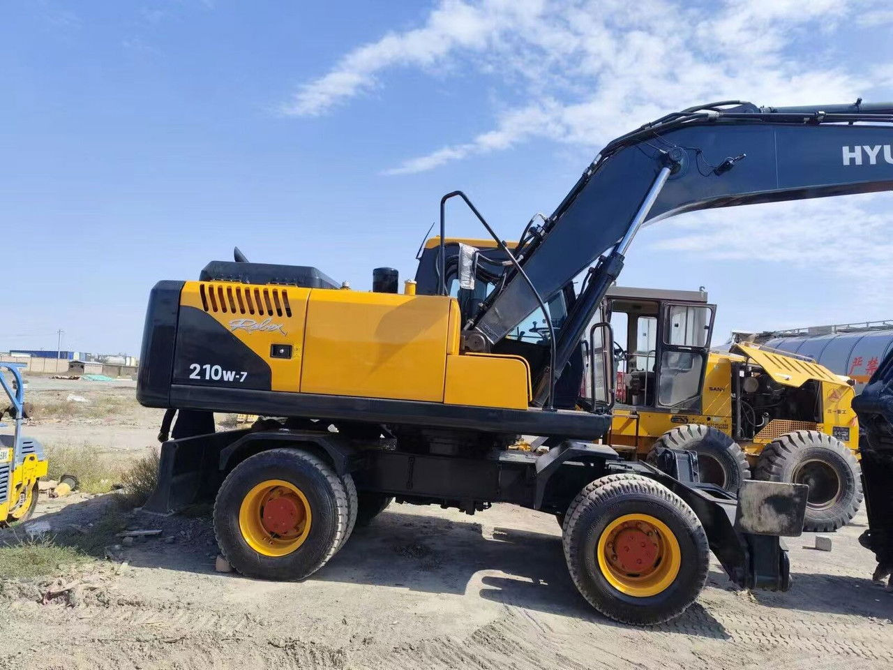 Hyundai R210-7 / Cummins / 1800MTH / Works Great Like NEW - Wheel excavator: picture 1 Hyundai R210-7 / Cummins / 1800MTH / Works Great Like NEW - Wheel excavator: picture 1