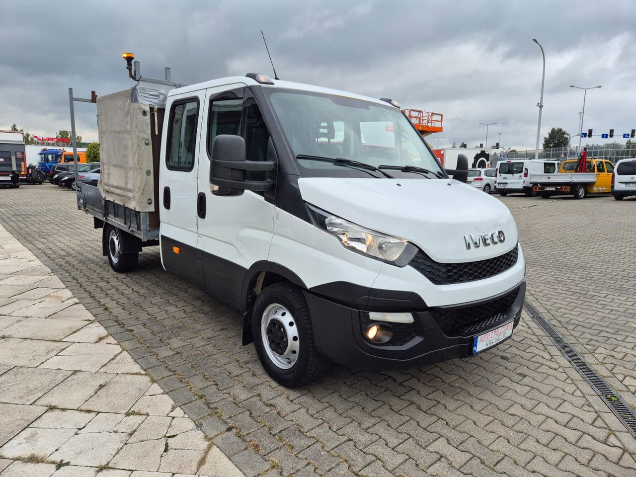 Iveco Daily 35 35S15 / Doka / 1 Owner / LOW KM / 7 Seats - Open body delivery van: picture 1 Iveco Daily 35 35S15 / Doka / 1 Owner / LOW KM / 7 Seats - Open body delivery van: picture 1