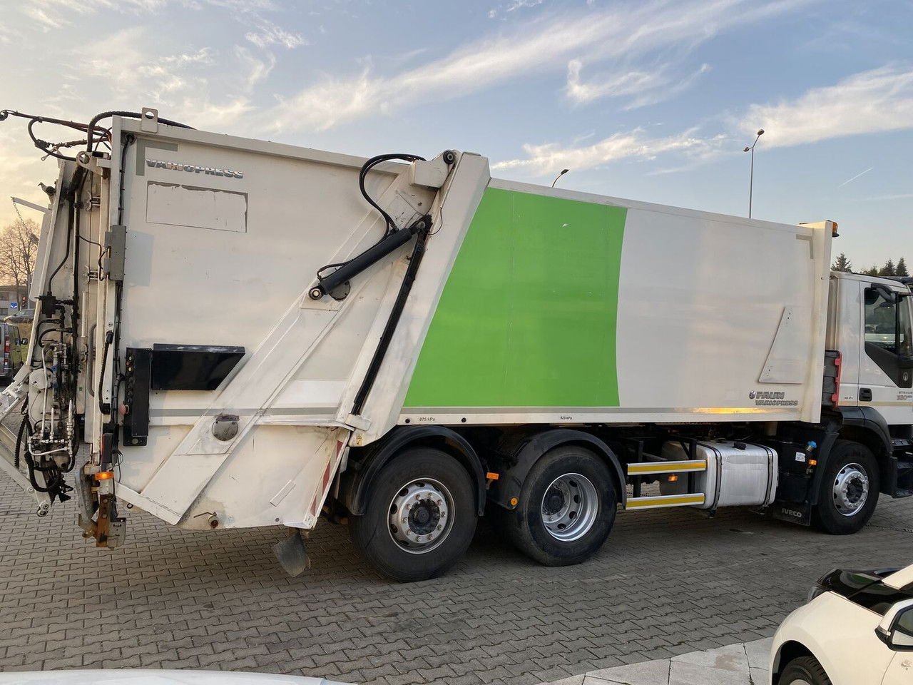 Iveco Stralis 330 EEV / Faun Vario Press 11 27M3 / Service NEW / TOP Iveco Stralis 330 EEV / Faun Vario Press 11 27M3 / Service NEW / TOP - Garbage truck: picture 3 Iveco Stralis 330 EEV / Faun Vario Press 11 27M3 / Service NEW / TOP Iveco Stralis 330 EEV / Faun Vario Press 11 27M3 / Service NEW / TOP - Garbage truck: picture 3