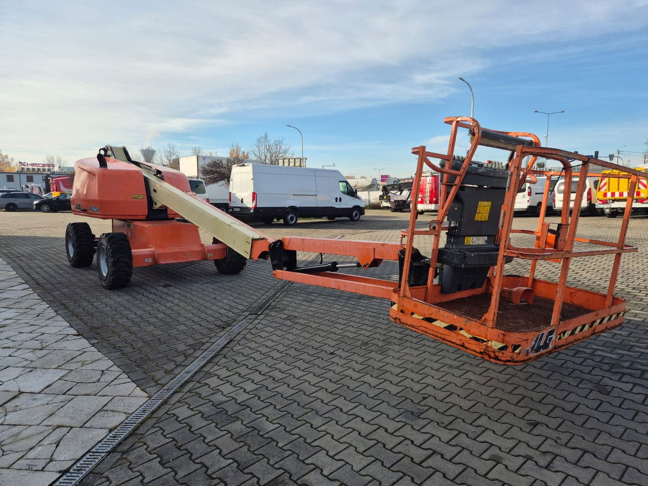 JLG 460SJ 4X4 / 1 Owner / Works Great - Articulated boom: picture 4 JLG 460SJ 4X4 / 1 Owner / Works Great - Articulated boom: picture 4