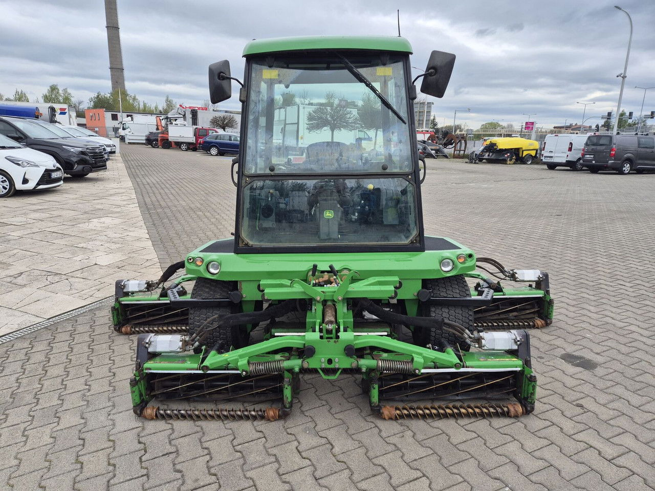 John Deere 1905 4WD / 2010 / Serviced / Cabin - Garden mower: picture 3 John Deere 1905 4WD / 2010 / Serviced / Cabin - Garden mower: picture 3