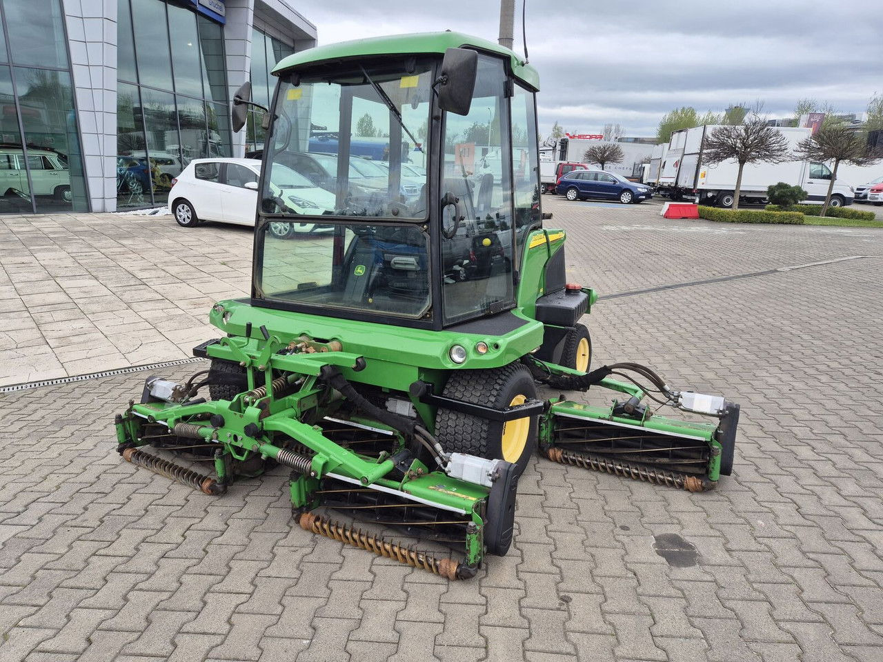 John Deere 1905 4WD / 2010 / Serviced / Cabin - Garden mower: picture 2 John Deere 1905 4WD / 2010 / Serviced / Cabin - Garden mower: picture 2