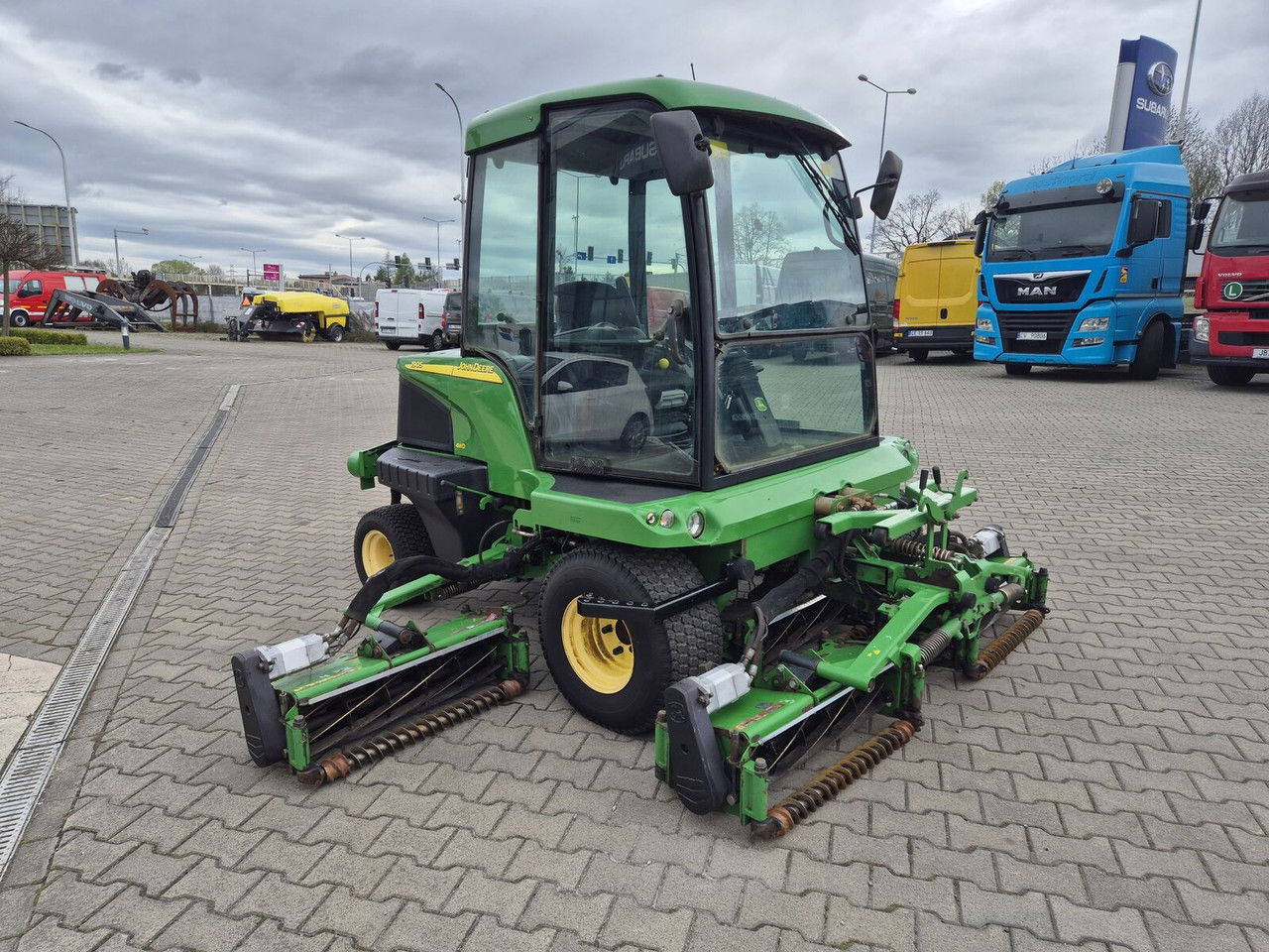 John Deere 1905 4WD / 2010 / Serviced / Cabin - Garden mower: picture 4 John Deere 1905 4WD / 2010 / Serviced / Cabin - Garden mower: picture 4