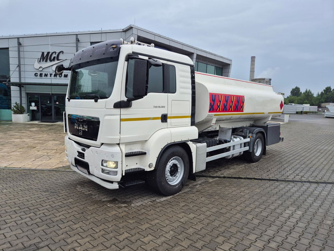 MAN TGS 18.360 OIL Transport / Good Condition - Tanker truck: picture 4 MAN TGS 18.360 OIL Transport / Good Condition - Tanker truck: picture 4