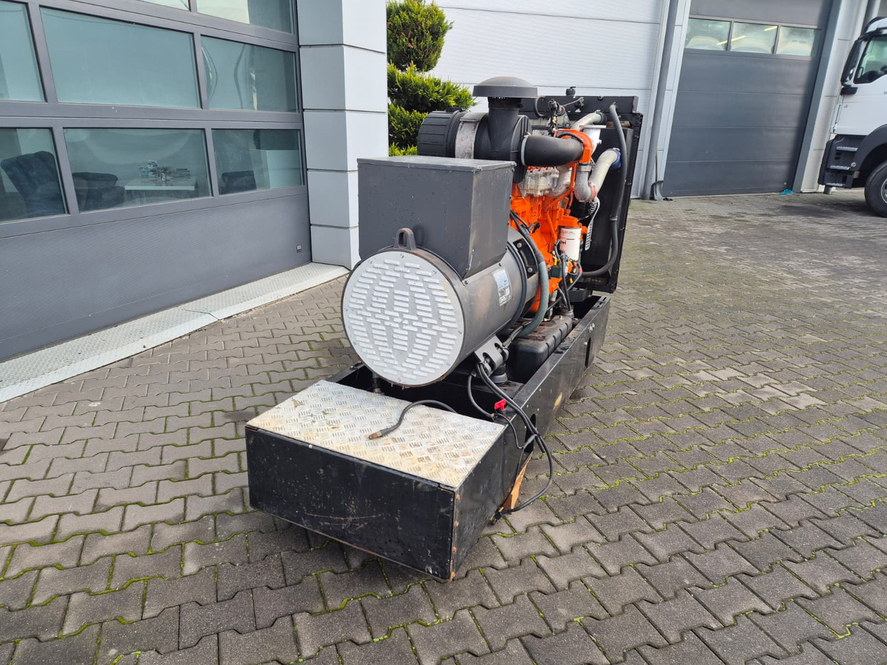 New Generator set MECALAC ECP34 2S4 - Iveco Engine,126kVA,New oils, filters, Mecc Alte ECP34 2S4 - Iveco Engine,126kVA,New oils, filters, Like New: picture 5 New Generator set MECALAC ECP34 2S4 - Iveco Engine,126kVA,New oils, filters, Mecc Alte ECP34 2S4 - Iveco Engine,126kVA,New oils, filters, Like New: picture 5