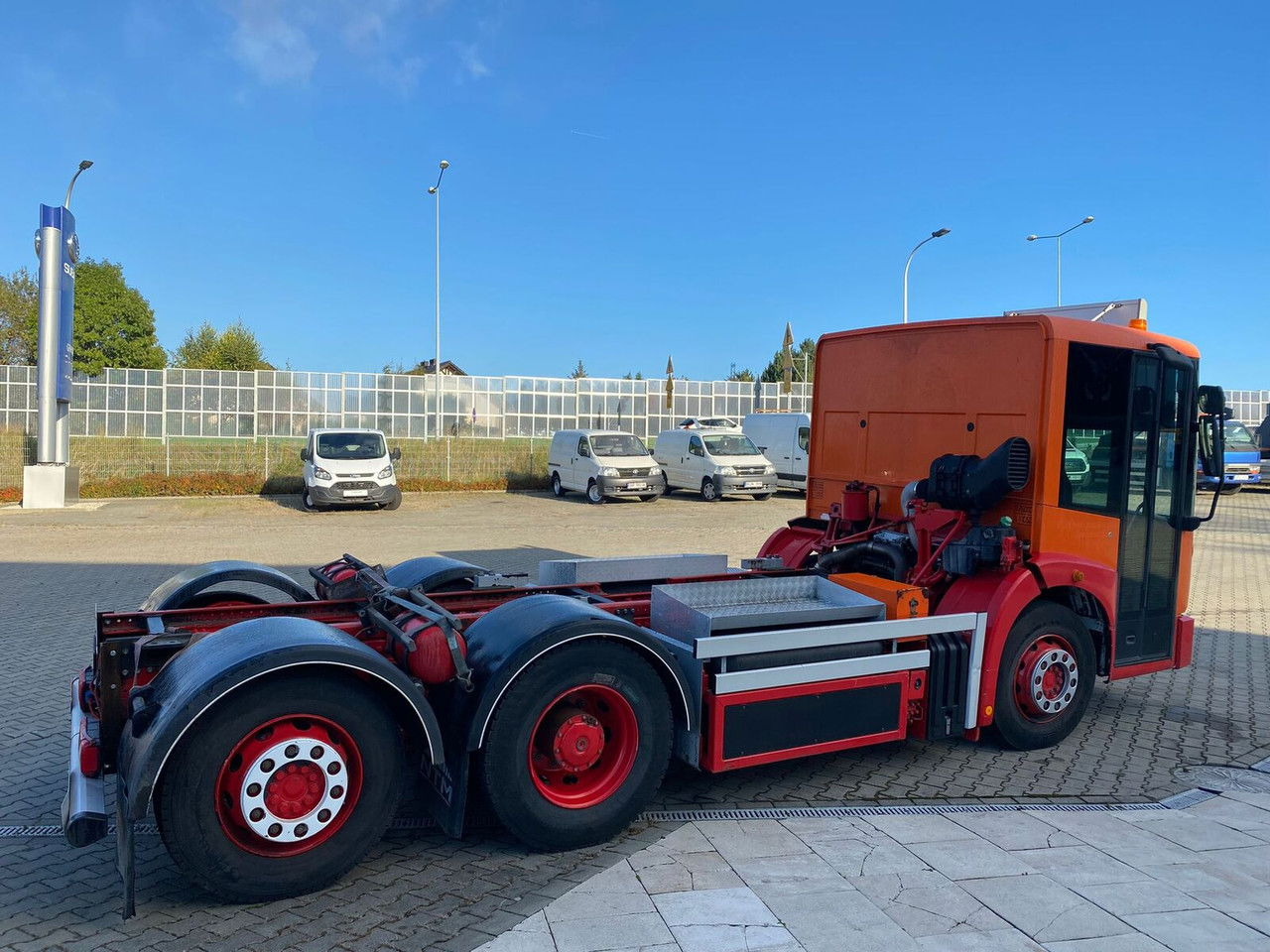 Mercedes-Benz Eqonic 2628 - 1 Owner - Euro6 - LOW KM Mercedes-Benz Eqonic 2628 - 1 Owner - Euro6 - LOW KM - Cab chassis truck: picture 2 Mercedes-Benz Eqonic 2628 - 1 Owner - Euro6 - LOW KM Mercedes-Benz Eqonic 2628 - 1 Owner - Euro6 - LOW KM - Cab chassis truck: picture 2