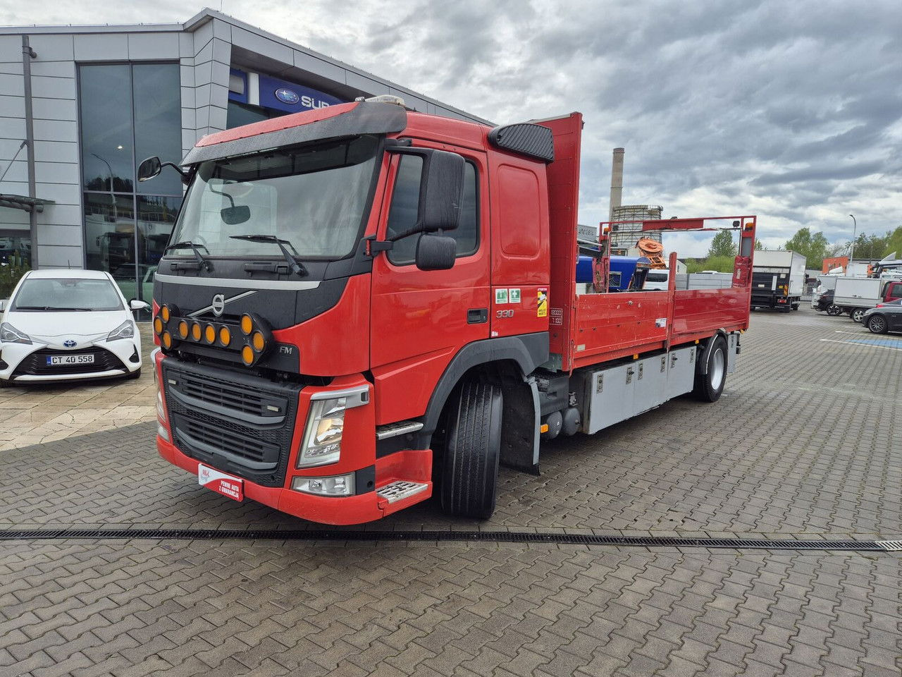 Volvo FM 330 Webasto / HDS Hiab / 1 Owner - Dropside/ Flatbed truck, Crane truck: picture 1 Volvo FM 330 Webasto / HDS Hiab / 1 Owner - Dropside/ Flatbed truck, Crane truck: picture 1
