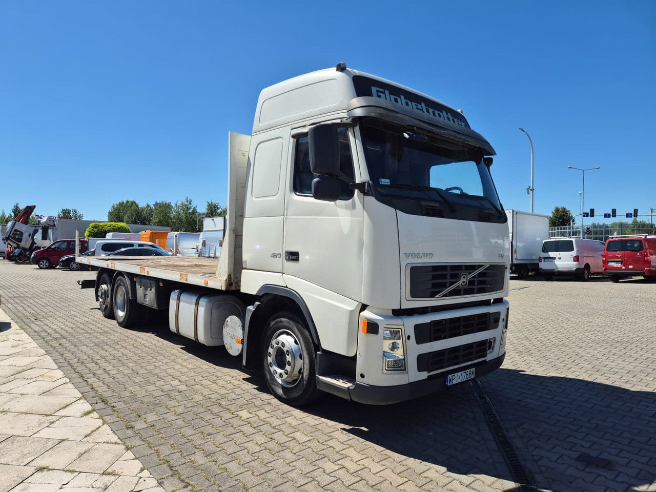 Volvo FM 420 1 Owner / Cheap/ After service - Dropside/ Flatbed truck: picture 4 Volvo FM 420 1 Owner / Cheap/ After service - Dropside/ Flatbed truck: picture 4
