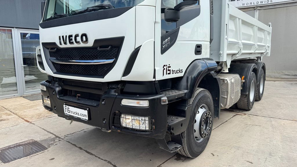 Iveco Trakker AD260 X46 Z 6x4 bordmatic tipper - Tipper: picture 2 Iveco Trakker AD260 X46 Z 6x4 bordmatic tipper - Tipper: picture 2
