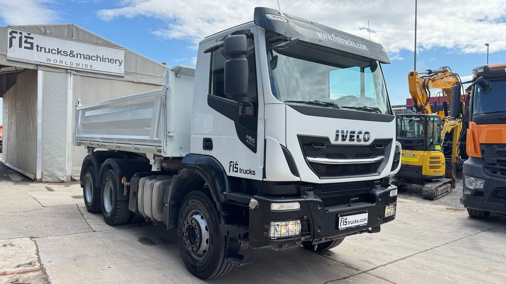 Iveco Trakker AD260 X46 Z 6x4 bordmatic tipper - Tipper: picture 3 Iveco Trakker AD260 X46 Z 6x4 bordmatic tipper - Tipper: picture 3