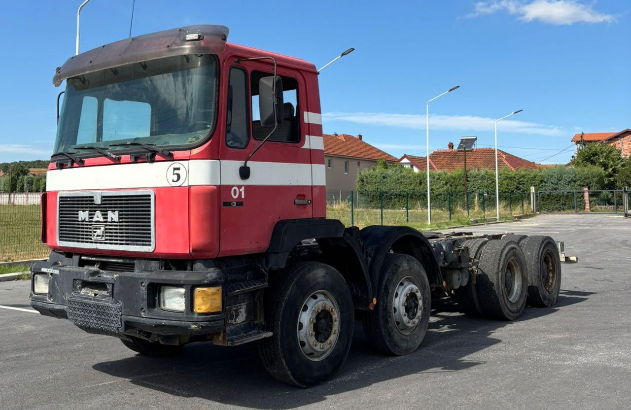 MAN 32.322 8x4 chassis - spring - Cab chassis truck: picture 1 MAN 32.322 8x4 chassis - spring - Cab chassis truck: picture 1