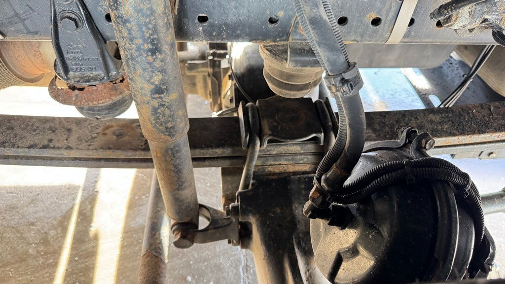 MAN TGS 28.480 6x4/6 - Epsilon M12Z + scissors - steering axle - Timber truck, Crane truck: picture 5 MAN TGS 28.480 6x4/6 - Epsilon M12Z + scissors - steering axle - Timber truck, Crane truck: picture 5