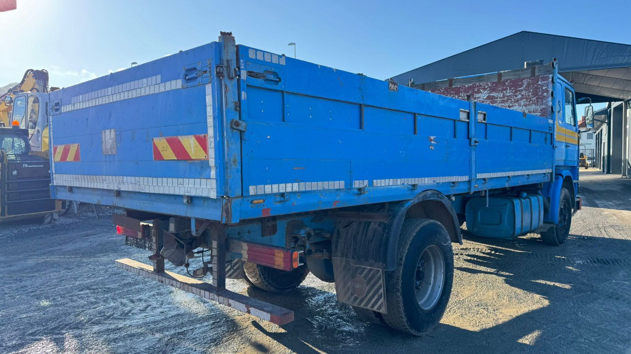 Scania R 112 330 4x2 stake body - full spring - Dropside/ Flatbed truck: picture 5 Scania R 112 330 4x2 stake body - full spring - Dropside/ Flatbed truck: picture 5