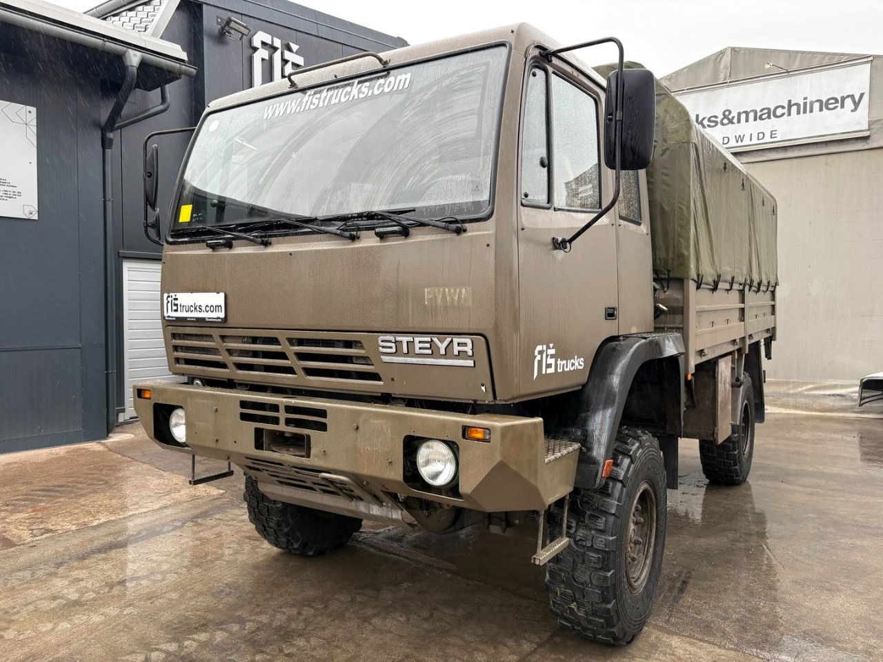Steyr 12M18 4X4 stake body - 62.000km - Curtain side truck: picture 1 Steyr 12M18 4X4 stake body - 62.000km - Curtain side truck: picture 1