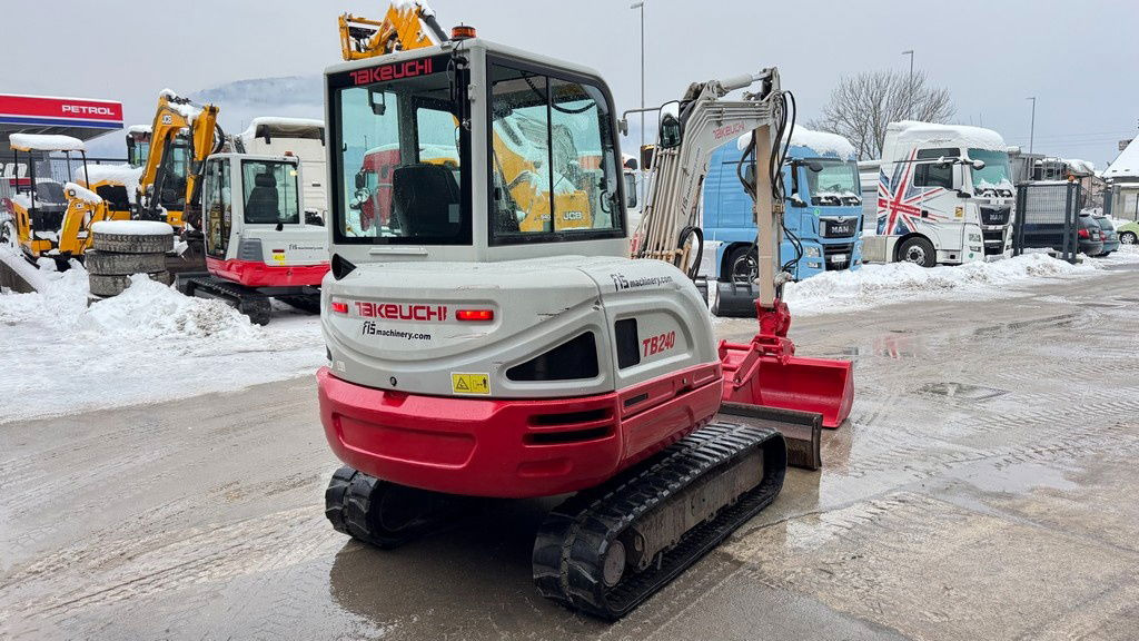 Takeuchi TB240 - Powertilt - 3X Buckets - 2016 Year - Mini excavator: picture 4 Takeuchi TB240 - Powertilt - 3X Buckets - 2016 Year - Mini excavator: picture 4