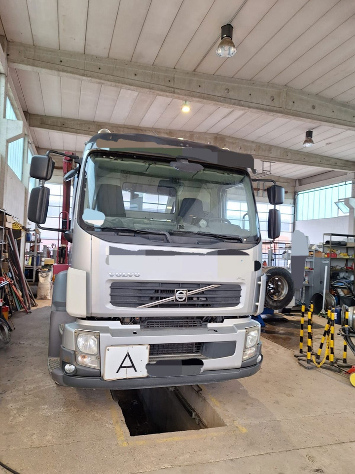 Volvo FL 290 4x2 absetz tipper - Container transporter/ Swap body truck: picture 1 Volvo FL 290 4x2 absetz tipper - Container transporter/ Swap body truck: picture 1