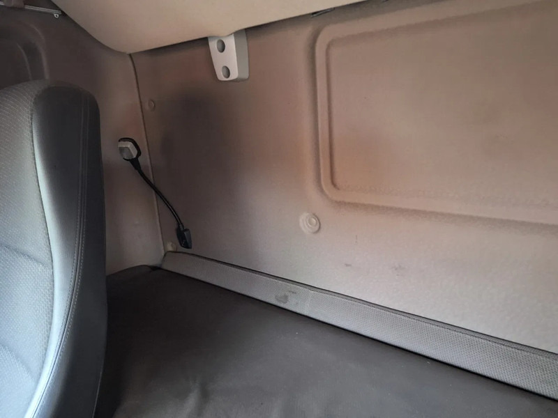 Tractor unit Scania R450 R450: picture 13