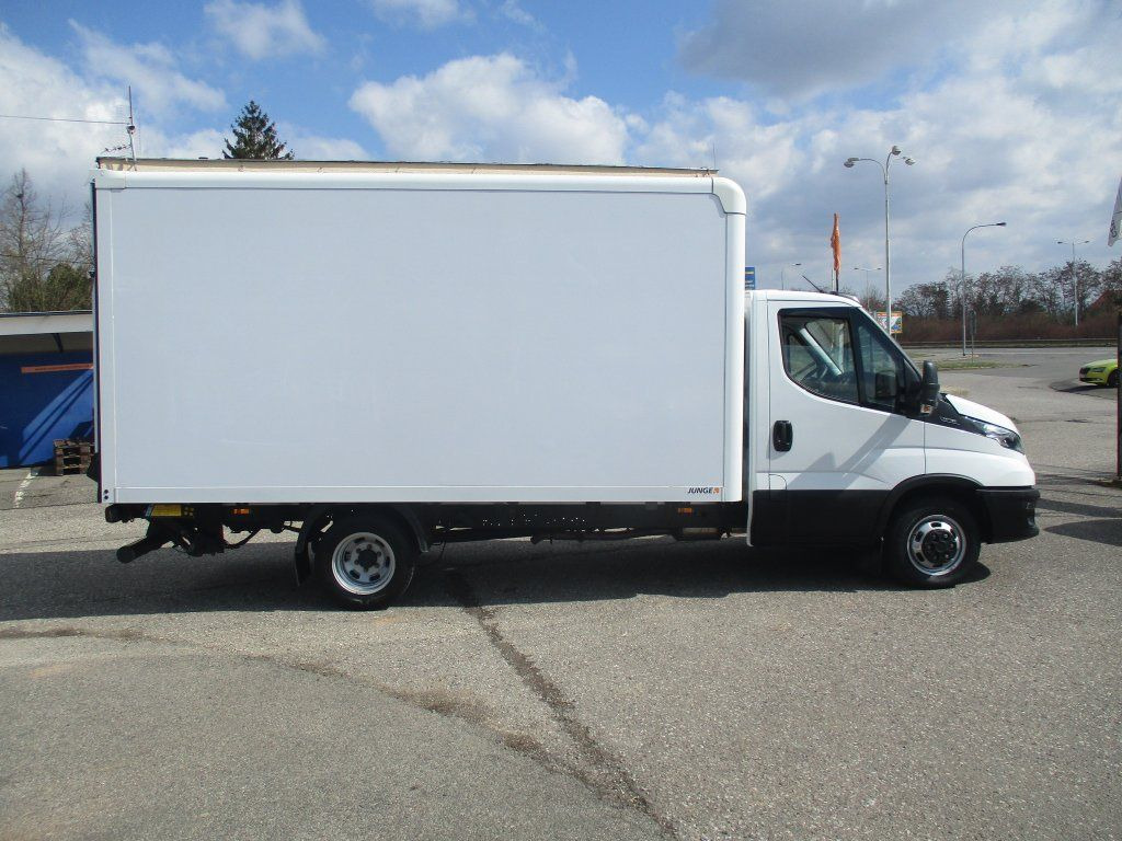 Iveco 35C16 Daily,2.3L Palfinger - Closed box van: picture 4 Iveco 35C16 Daily,2.3L Palfinger - Closed box van: picture 4