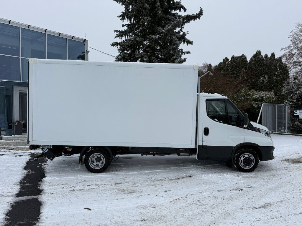 Iveco Daily 35C16 - Closed box van: picture 3 Iveco Daily 35C16 - Closed box van: picture 3