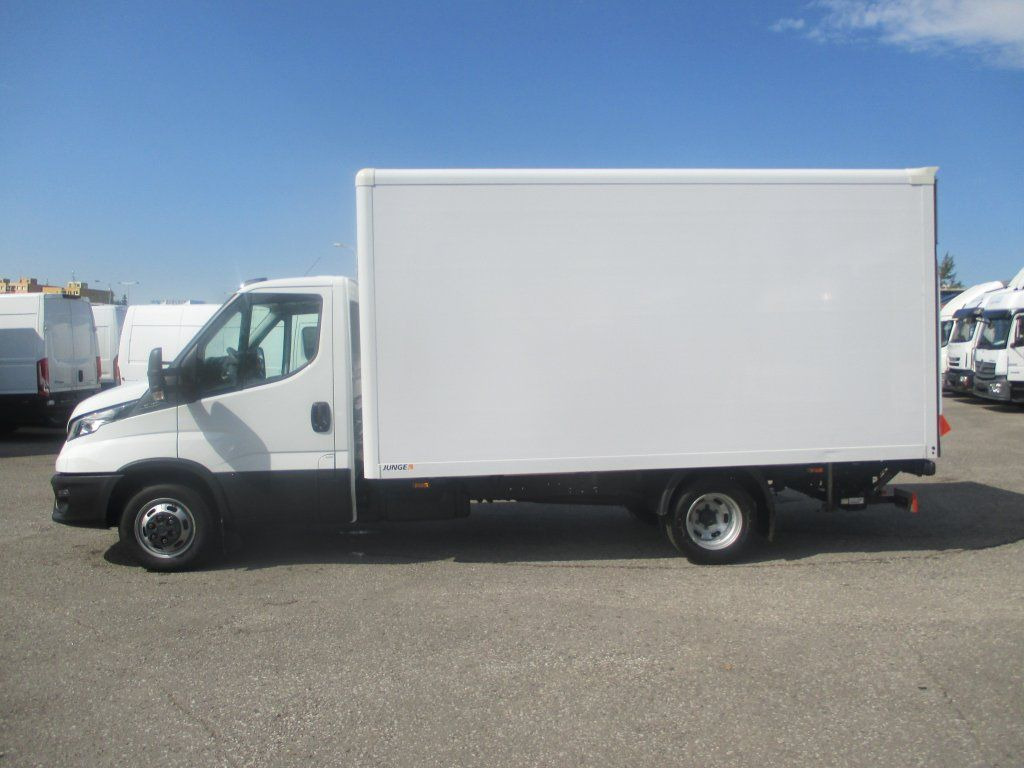 Iveco Daily 35C16 - Closed box van: picture 5 Iveco Daily 35C16 - Closed box van: picture 5