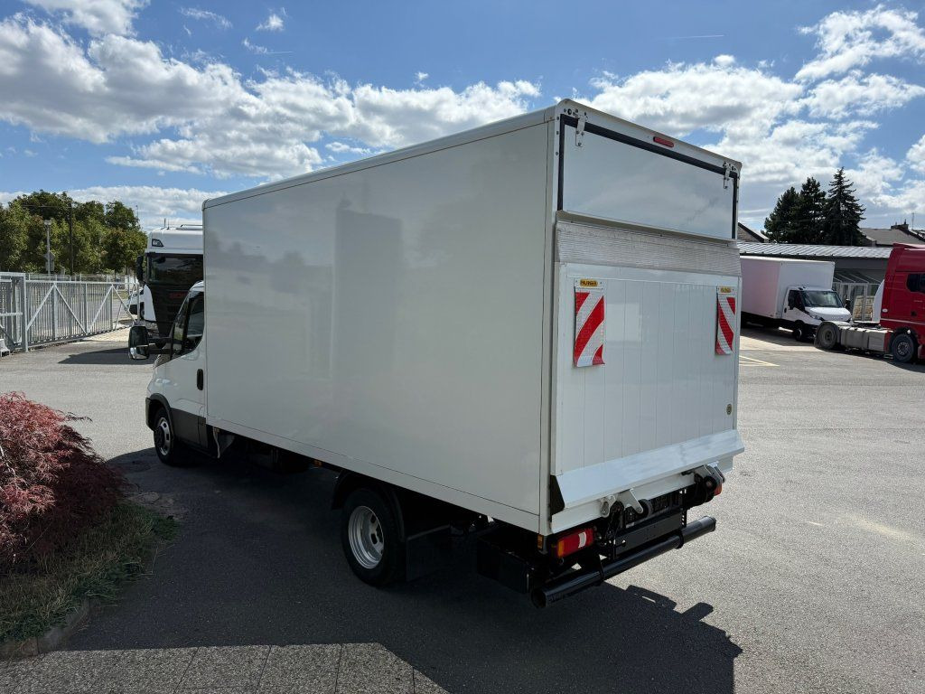 Iveco Daily 35C16 - Closed box van: picture 4 Iveco Daily 35C16 - Closed box van: picture 4