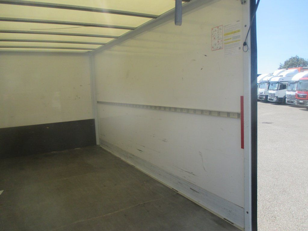 Panel van Iveco Daily 35S16: picture 10