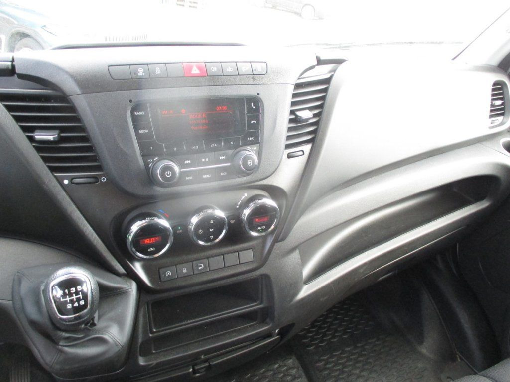 Panel van Iveco Daily 35S16: picture 13