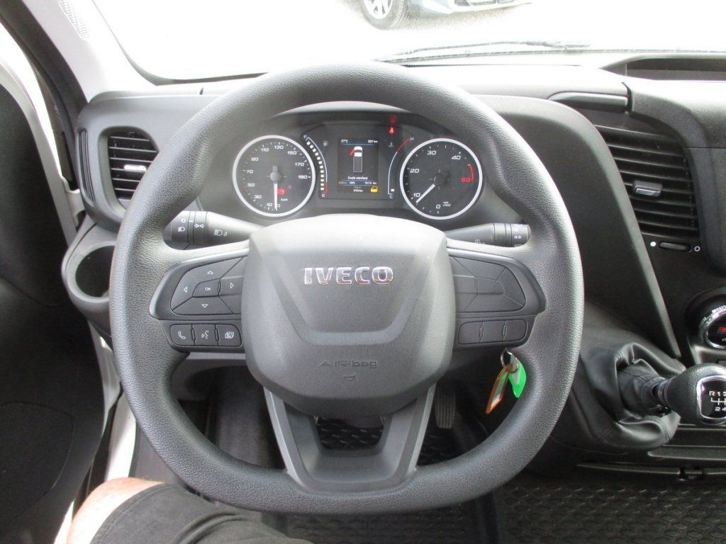 Panel van Iveco Daily 35S16: picture 12
