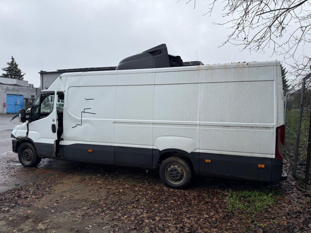 Iveco Daily 35S16 maxi Damaged - Panel van: picture 5 Iveco Daily 35S16 maxi Damaged - Panel van: picture 5