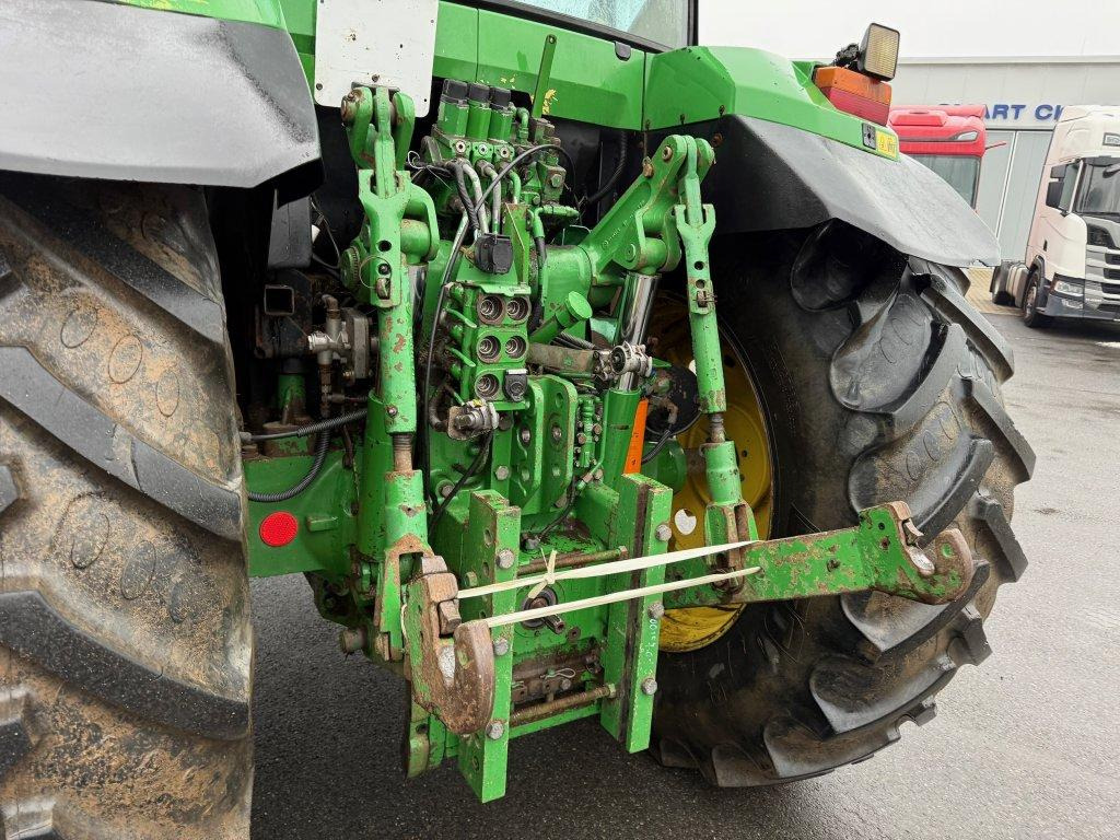 Farm tractor John Deere 7800: picture 14
