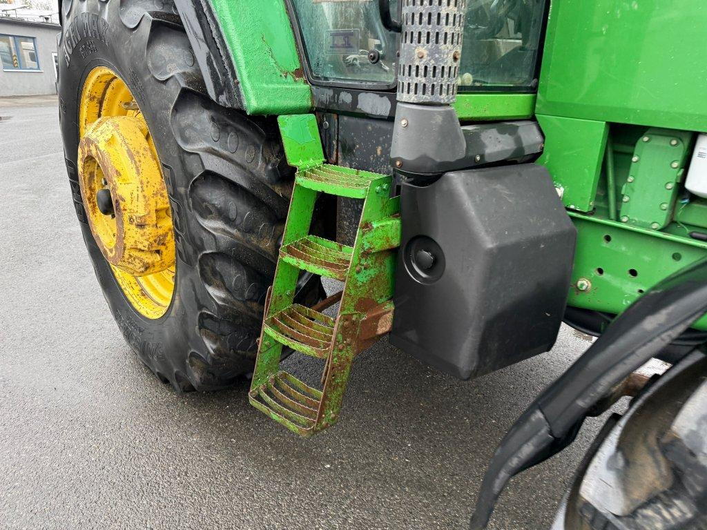 Farm tractor John Deere 7800: picture 12