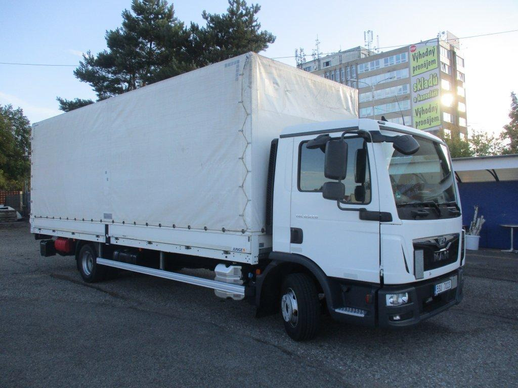 MAN TGL 12.220 - Curtain side truck: picture 2 MAN TGL 12.220 - Curtain side truck: picture 2