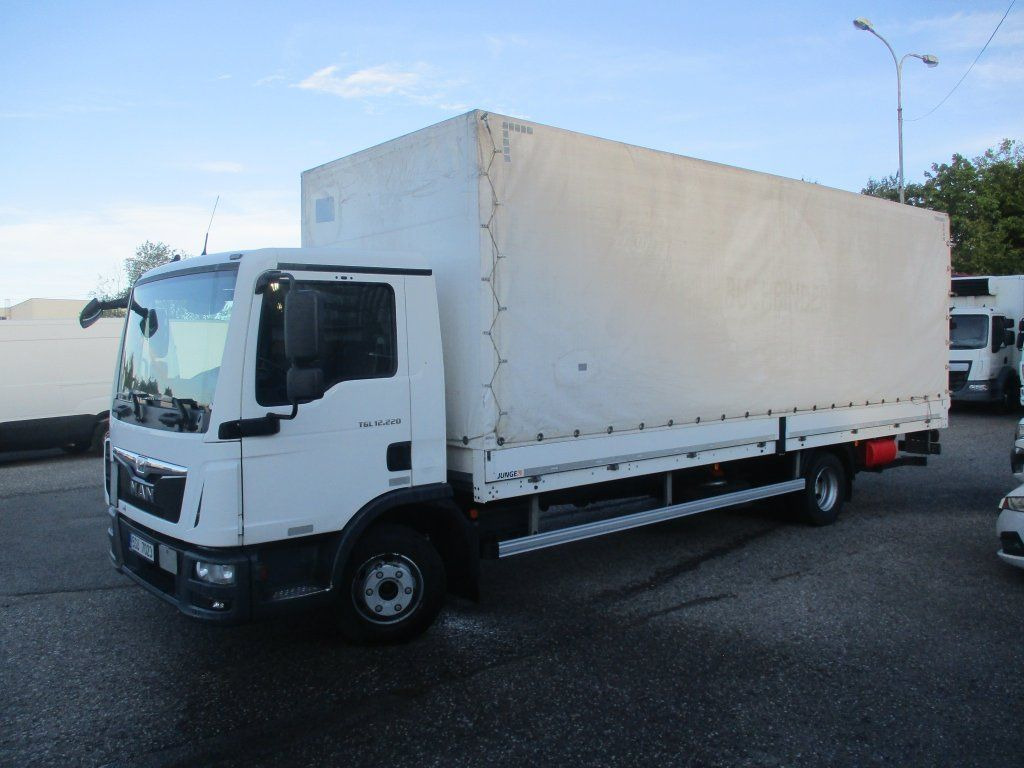 MAN TGL 12.220 - Curtain side truck: picture 1 MAN TGL 12.220 - Curtain side truck: picture 1