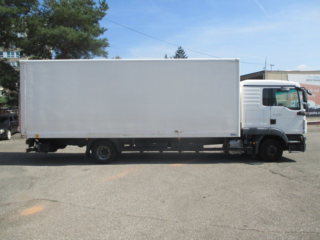 MAN TGL 12.250 - Box truck: picture 4 MAN TGL 12.250 - Box truck: picture 4