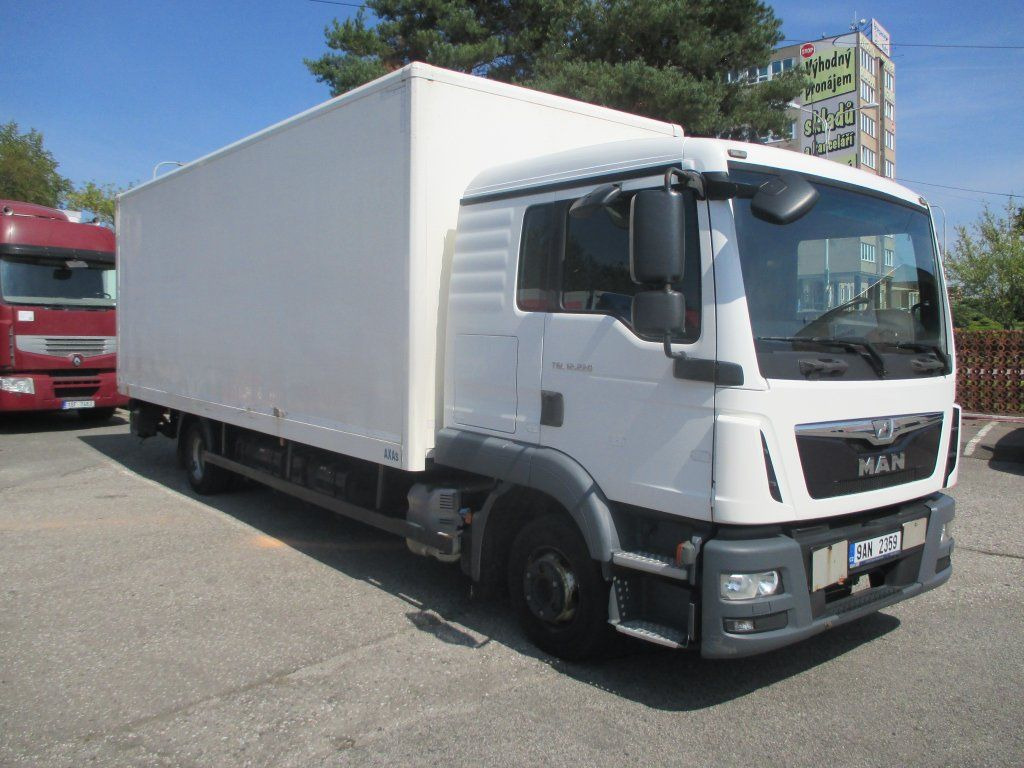 MAN TGL 12.250 - Box truck: picture 3 MAN TGL 12.250 - Box truck: picture 3
