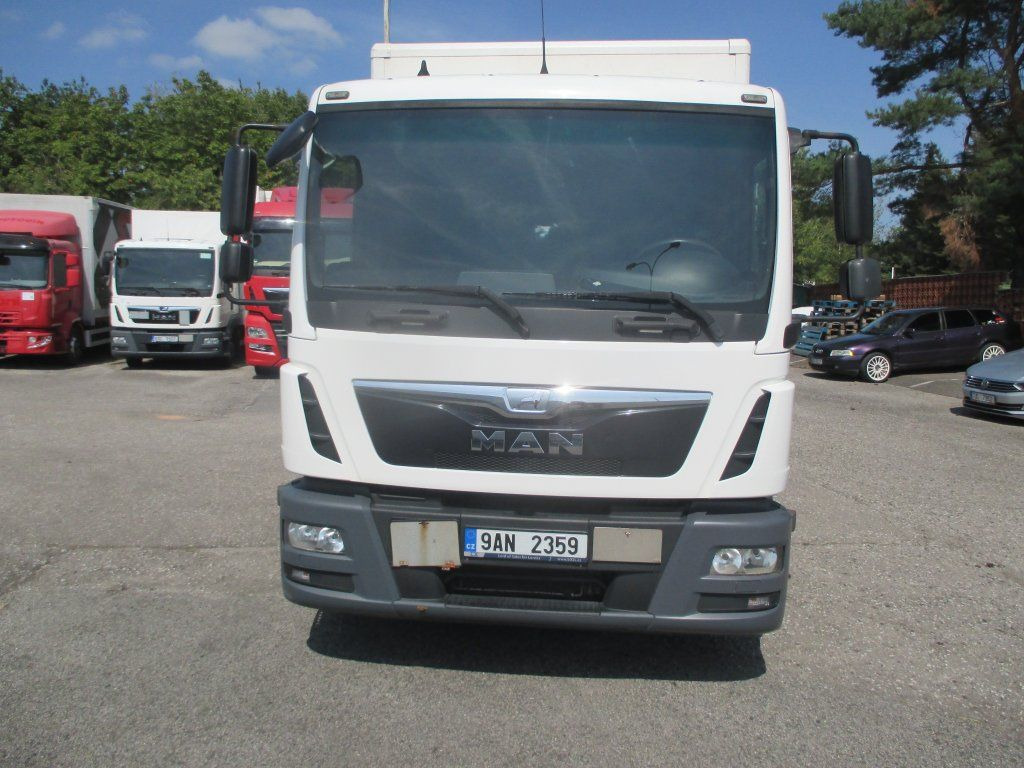 MAN TGL 12.250 - Box truck: picture 2 MAN TGL 12.250 - Box truck: picture 2