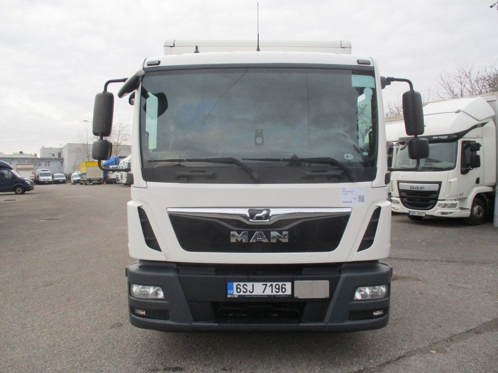 MAN TGL 8.190 MAN TGL 8.190 - Closed box van: picture 2 MAN TGL 8.190 MAN TGL 8.190 - Closed box van: picture 2