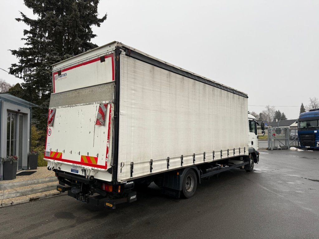 MAN TGL12.220 EURO 5 - Curtain side truck: picture 4 MAN TGL12.220 EURO 5 - Curtain side truck: picture 4