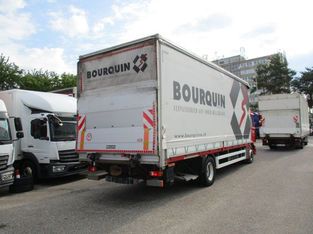 Renault D 16 - Dropside/ Flatbed truck: picture 3 Renault D 16 - Dropside/ Flatbed truck: picture 3