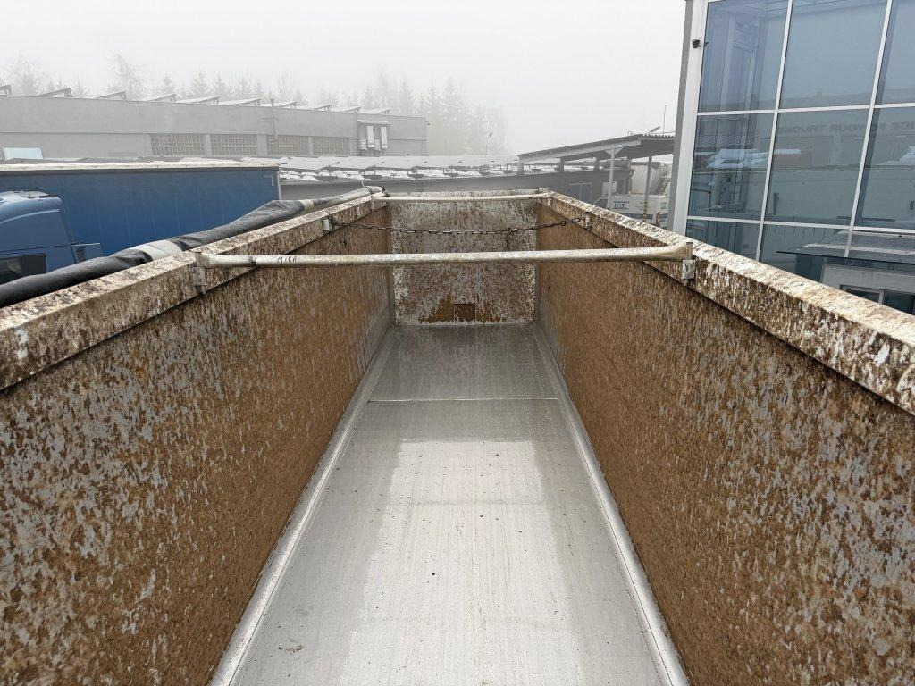 Tipper semi-trailer Schmitz Cargobull SKI 50m3: picture 12
