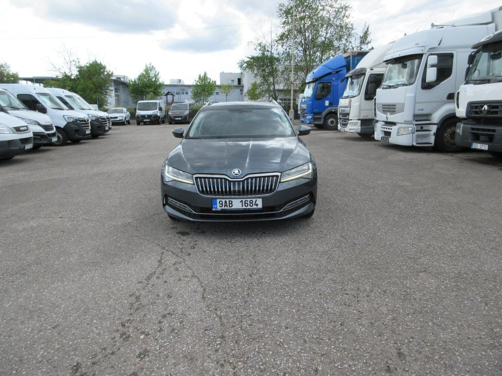 Skoda 2.0 Tdi  Style - Estate car: picture 2 Skoda 2.0 Tdi  Style - Estate car: picture 2