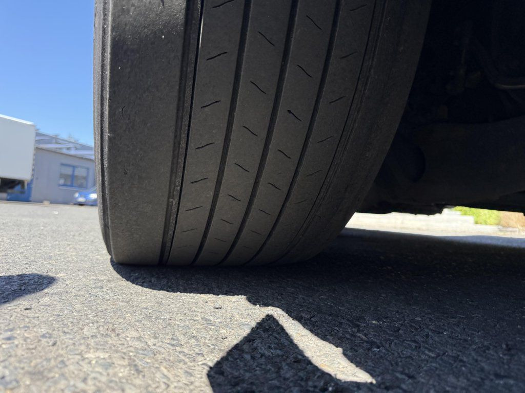 Tractor unit MAN TGX18.500 EURO 6 MEGA/lowdeck: picture 8