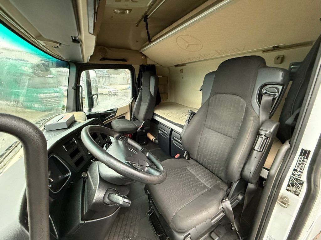 Tractor unit Mercedes-Benz 1845 Actros EURO 6 MEGA/lowdeck: picture 9