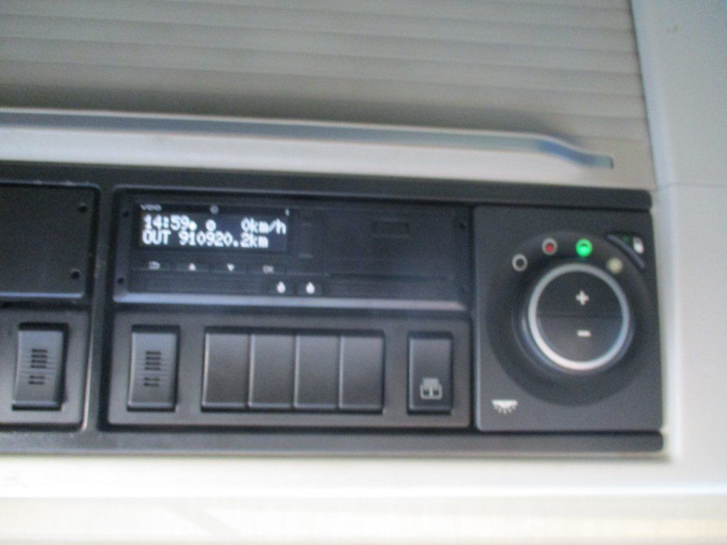 Curtain side truck Volvo FH500 6x2 Euro 6 + Schmitz: picture 13